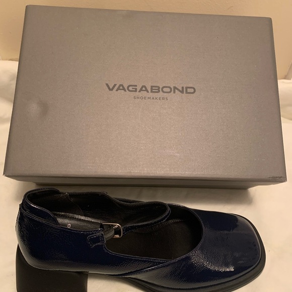 Vagabond Navy Blue Heels - Picture 7 of 8